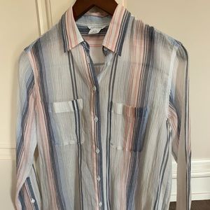 Beautiful breezy Club Monaco blouse.